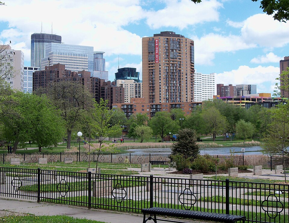 File:Loring Park 104.jpg