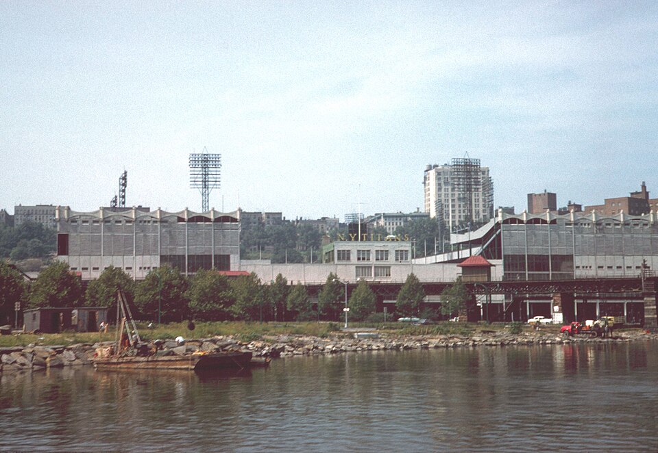 File:Polo Grounds 1961 from Harlem River-B.jpeg