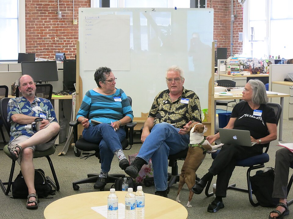 File:Roundtable-Discussions-June-2013-05.jpg