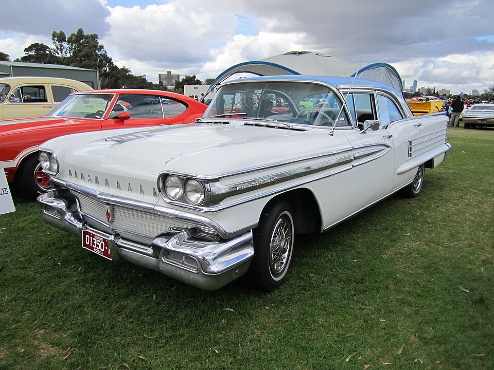 File:1958 Oldsmobile 98 Sedan.jpg
