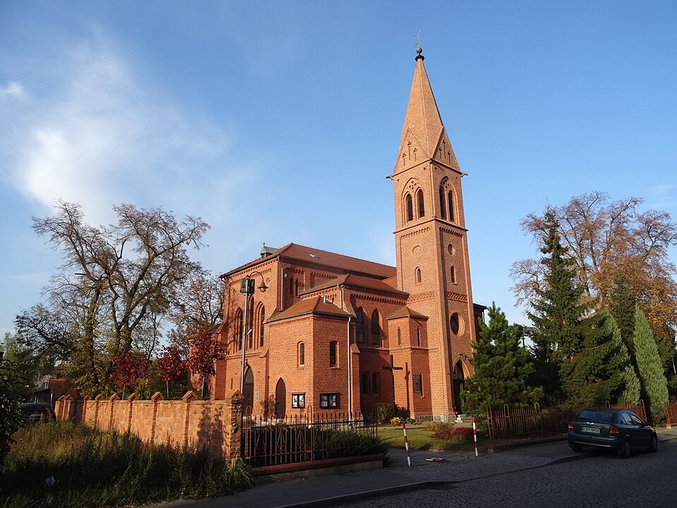 File:Bdg swJan church 10-18 2.jpg