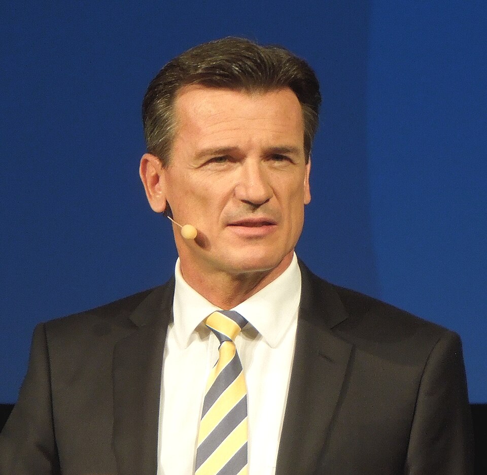 File:Bernhard Wolfgang Dr 2014 07 03.jpg