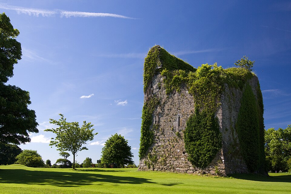 File:Cloonagashel Castle.jpg