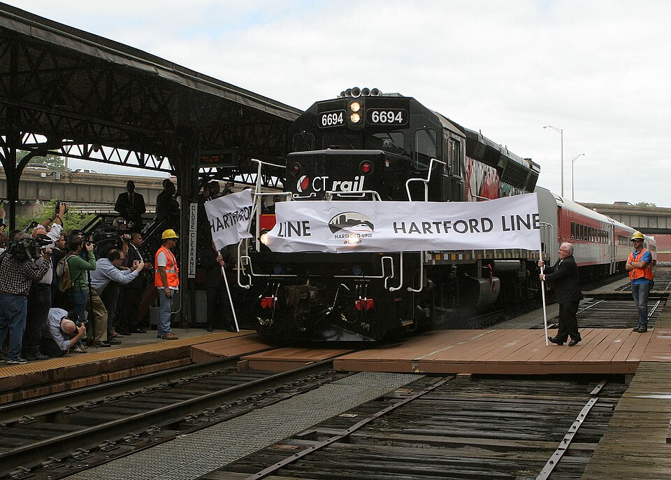 File:Hartford Line opening ceremony (28010899217).jpg