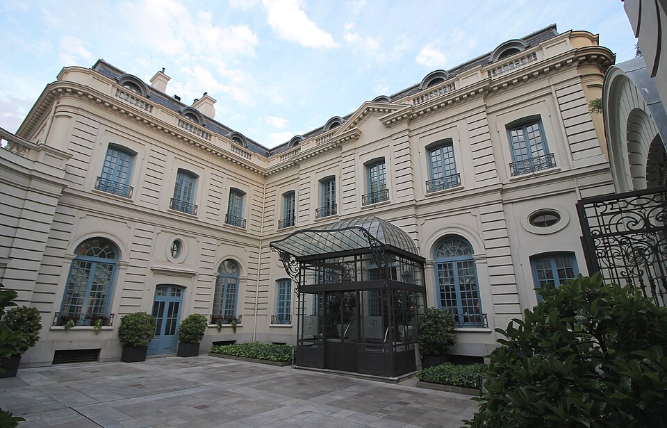 File:Hotel Santo Mauro (Madrid) 01.jpg