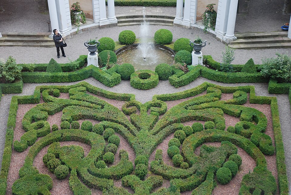 File:1 Tessinska palatset trädgård 2.jpg
