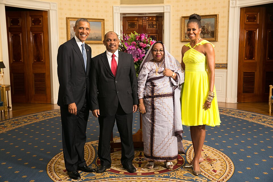 File:Ikililou Dhoinine with Obamas 2014.jpg