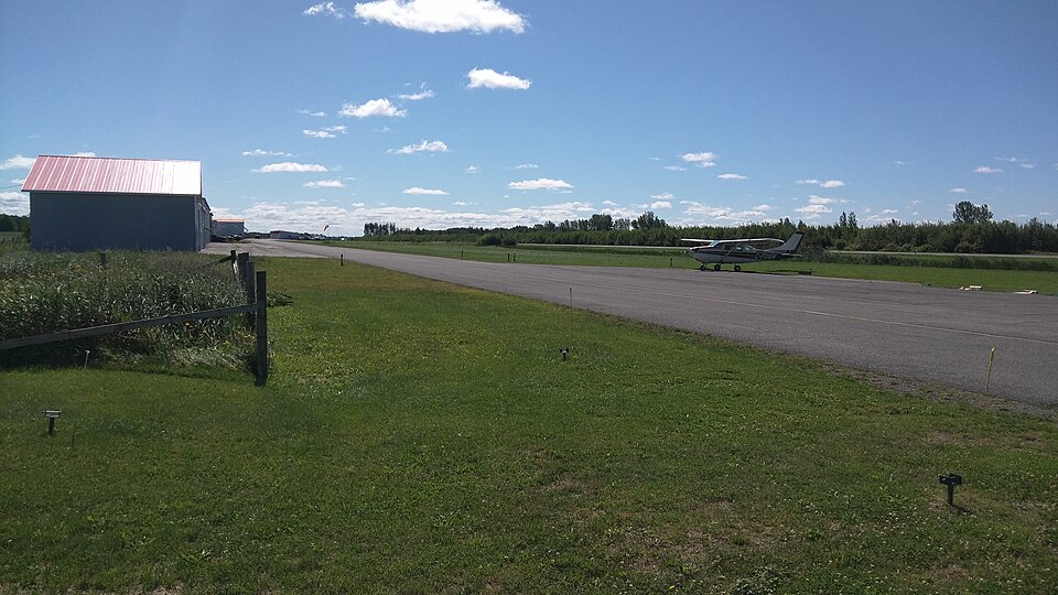 File:Joliette-airport-csg3.jpg