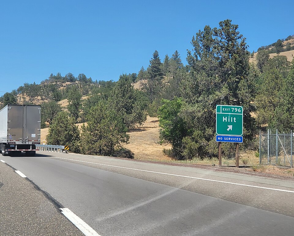File:Last Interstate 5 exit California.jpg