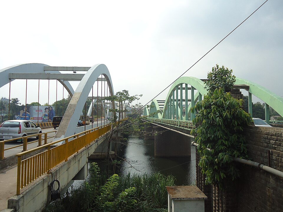 File:Marthandavarma bridge Aluva 1.JPG
