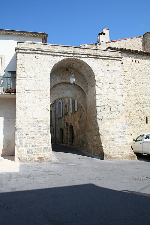 File:Mireval porche (ouest).JPG