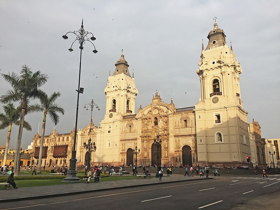 File:Catedral de limaa6.jpg