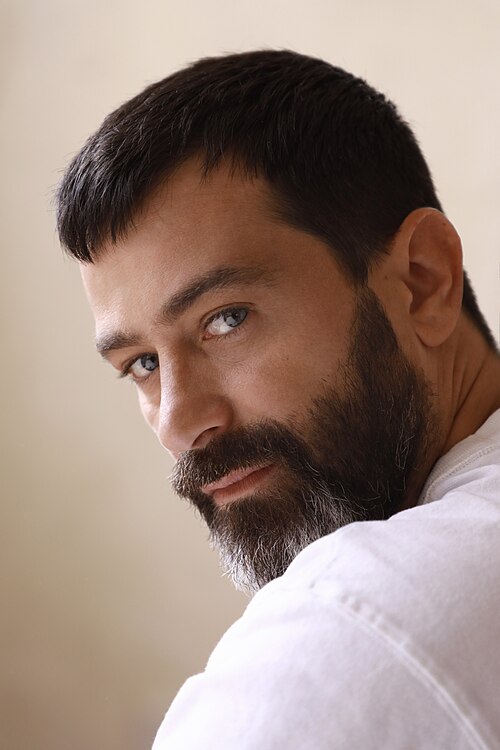 File:Yehuda Levi 2.jpg