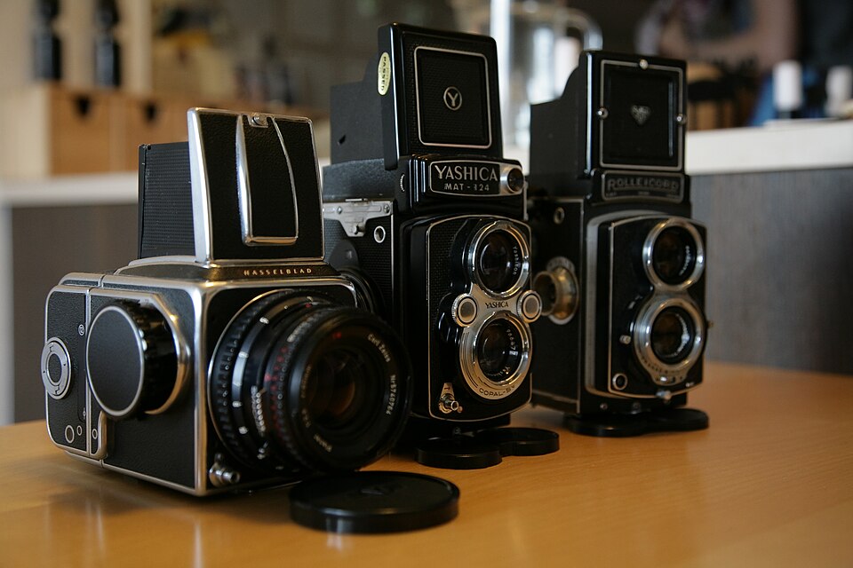 File:Medium format.jpg