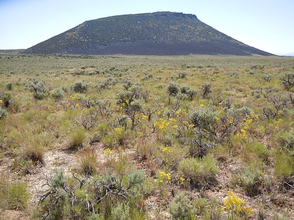 File:Middle Butte (5034667242).jpg