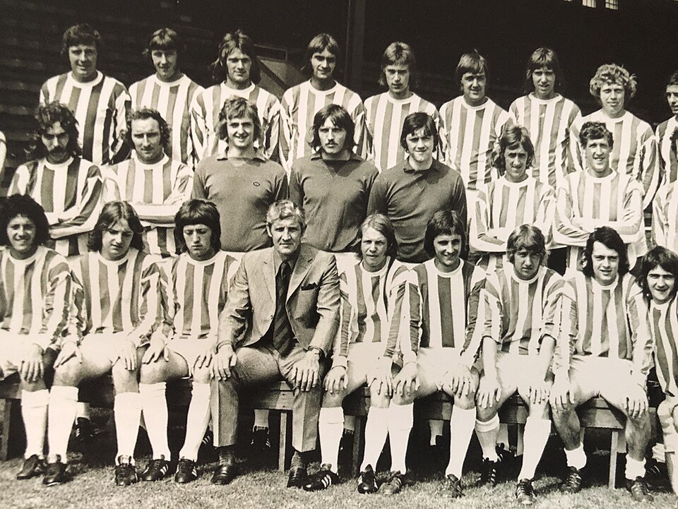 File:Group photo-footballpaulsmith1972.jpg