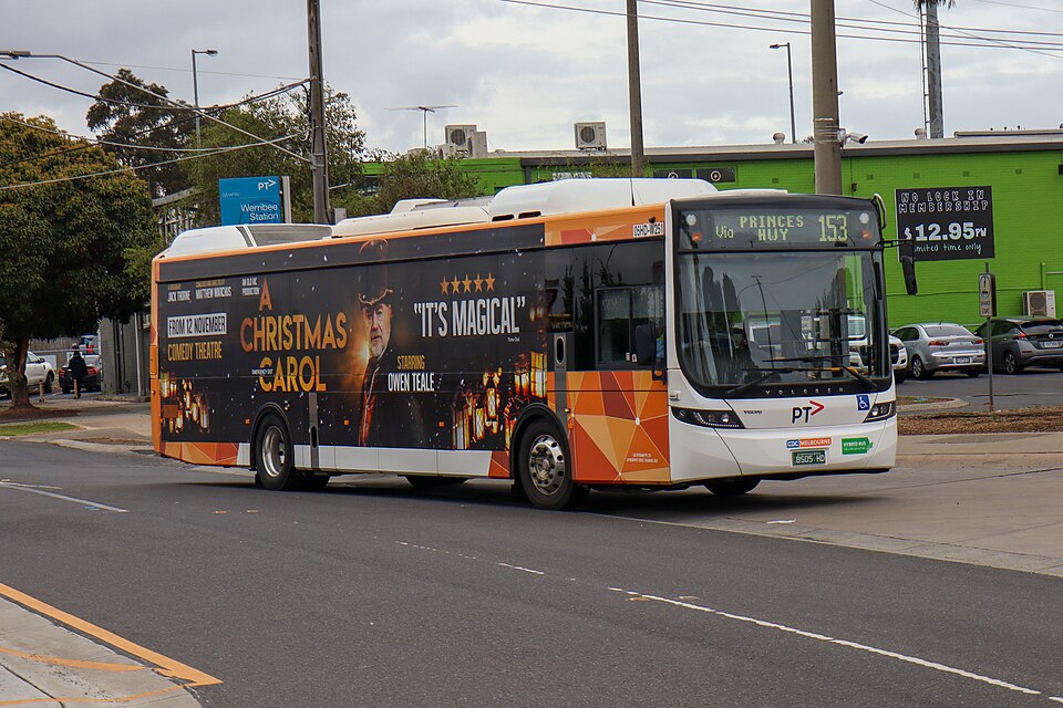 File:Route 153 Bus.jpg