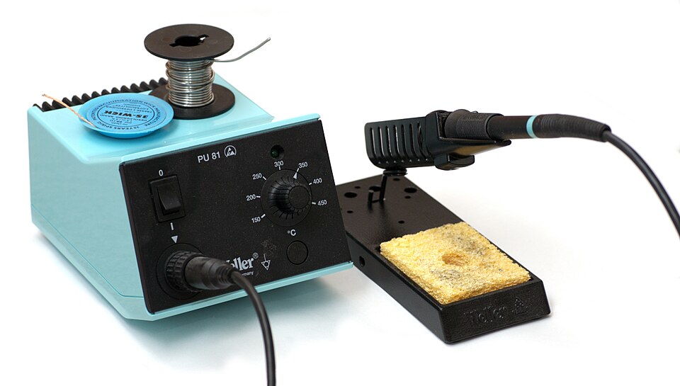 File:Soldering Station Weller 2.jpeg