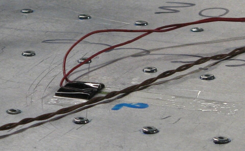 File:Strain gauge.jpg
