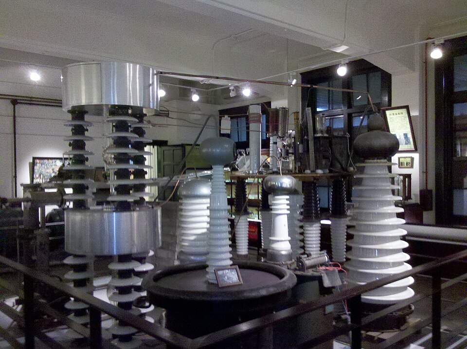 File:臺大物理文物廳展覽廳.jpg