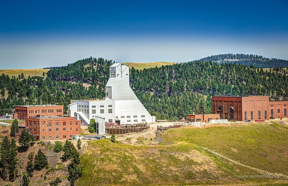 File:130815-BlackMt-ridge-0143 4 5 6 7.jpg