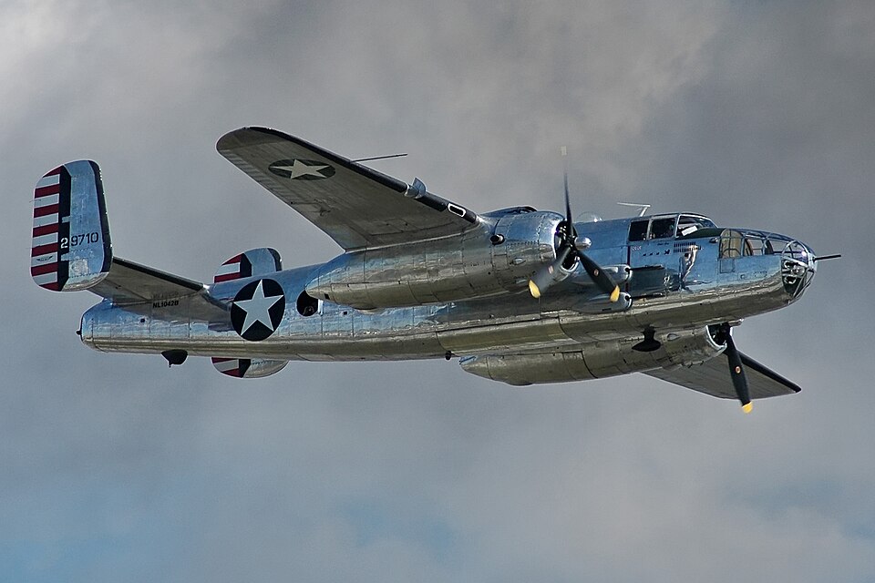 File:B-25J Pacific Prowler flying.jpg
