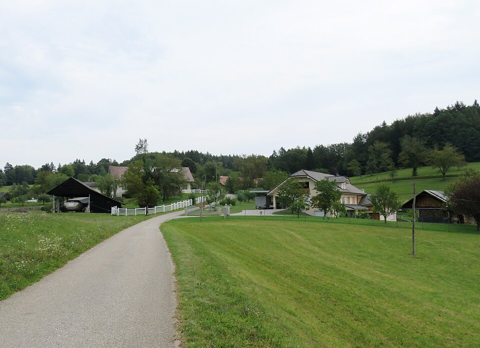 File:Bojanji Vrh Slovenia 3.jpg