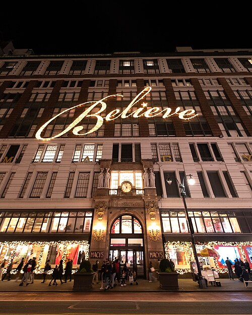 File:Macy's Believe 2021.jpg