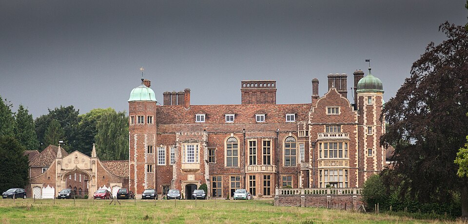 File:Madingley Hall front elevation Aug 2013.jpg
