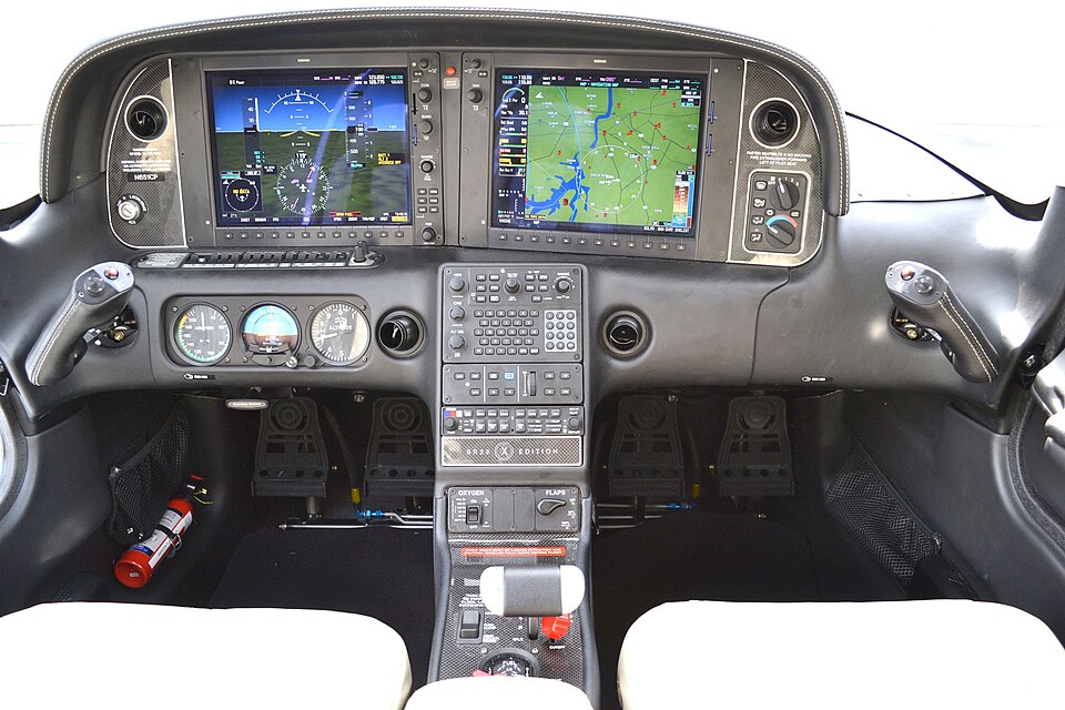 File:SR22TN Perspective Cockpit.jpg