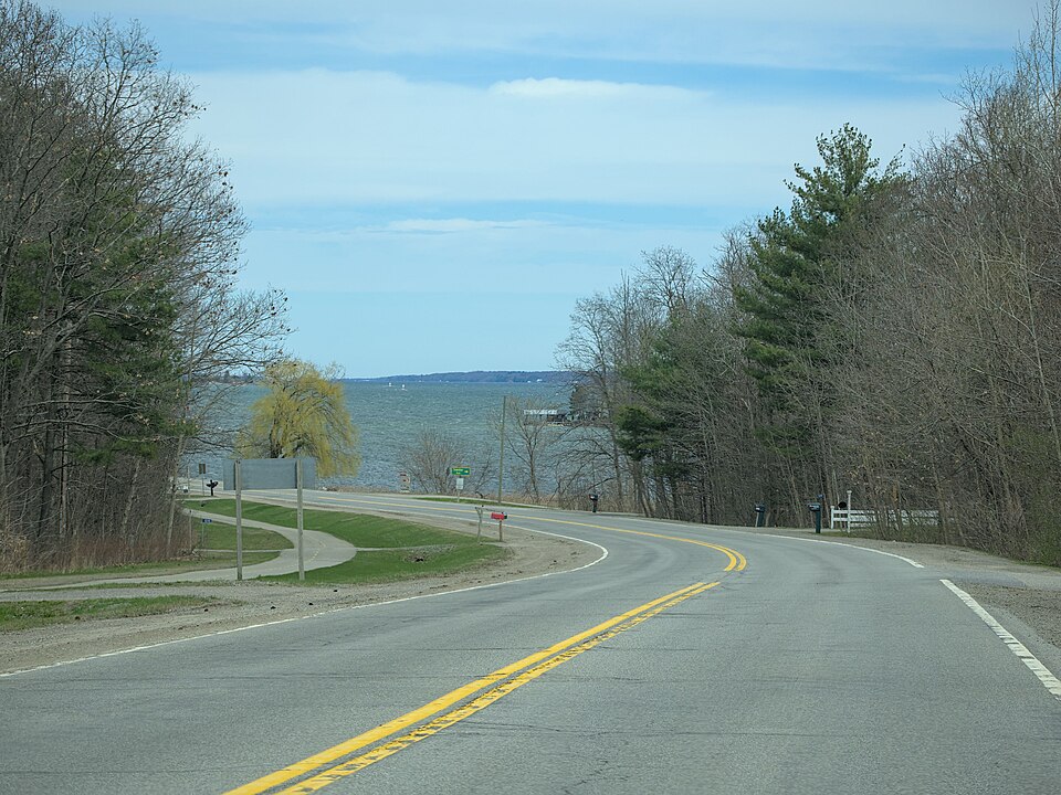 File:1000 Islands Pkwy mosbo6.jpg