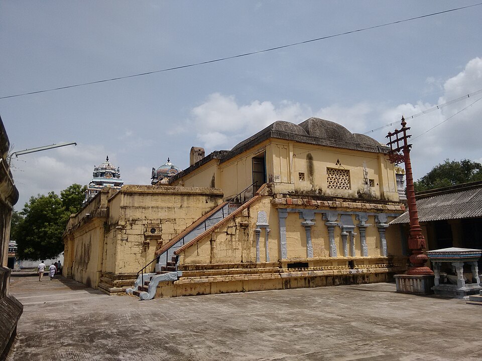 File:Avur pasupatisvarar temple.jpg