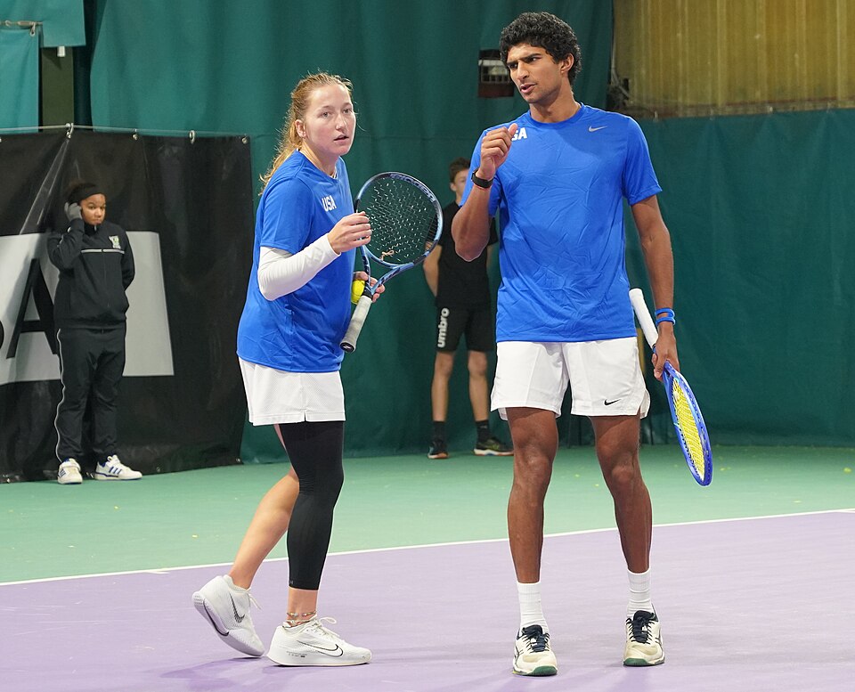 File:Brantmeier Banerjee Master’U 1603871.jpg