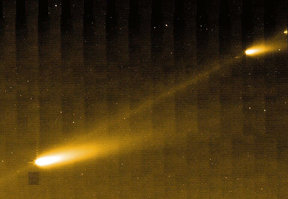 File:Comet Stepping Stones.jpg