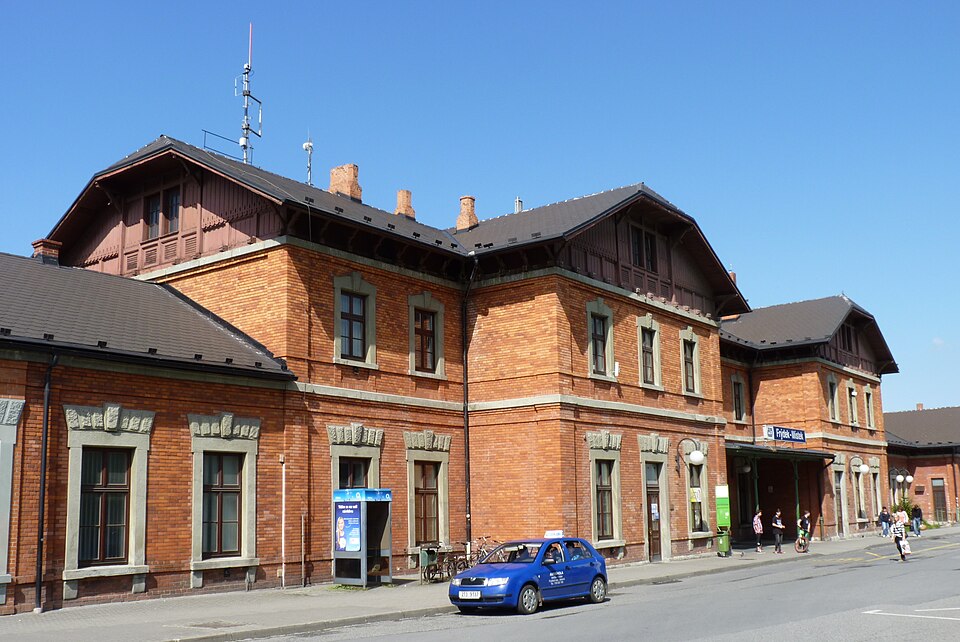 File:Frýdek-Místek, vlakové nádraží (5).JPG