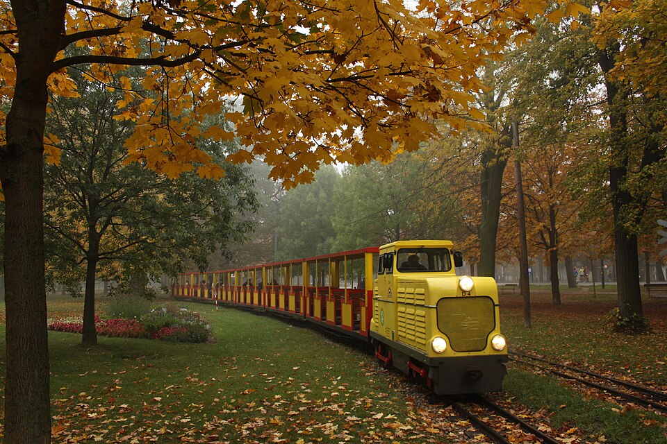 File:Liliputbahn autune.JPG