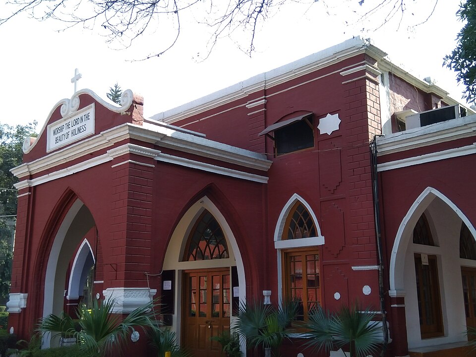 File:CMCL Chapel side.jpg
