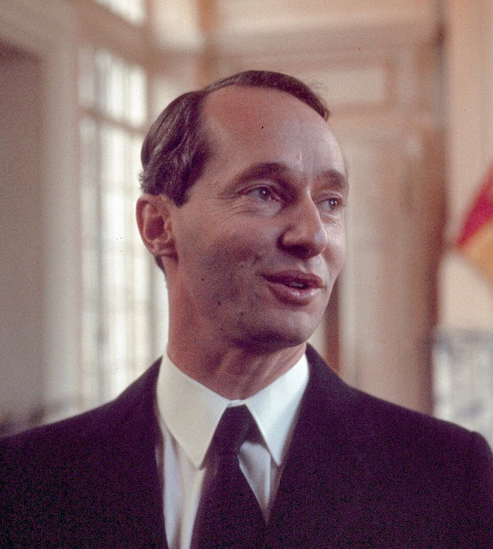 File:Carlos Hugo 1970.jpg