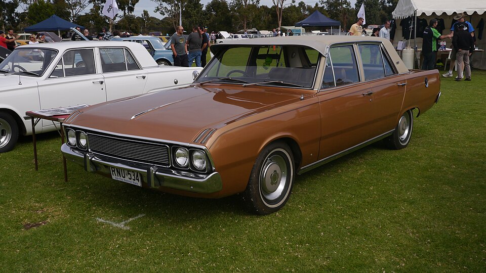 File:Chrysler VIP VG Series (16416690164).jpg