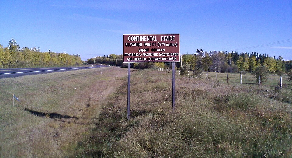 File:La Biche divide sign.jpg