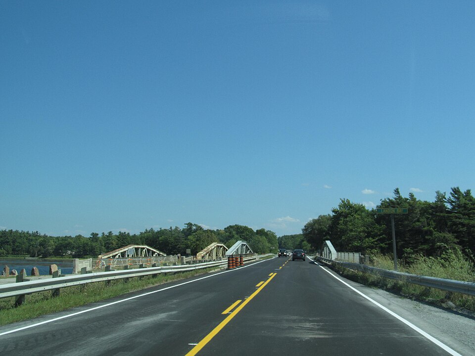 File:1000 Islands Parkway - Ontario (7888214452).jpg