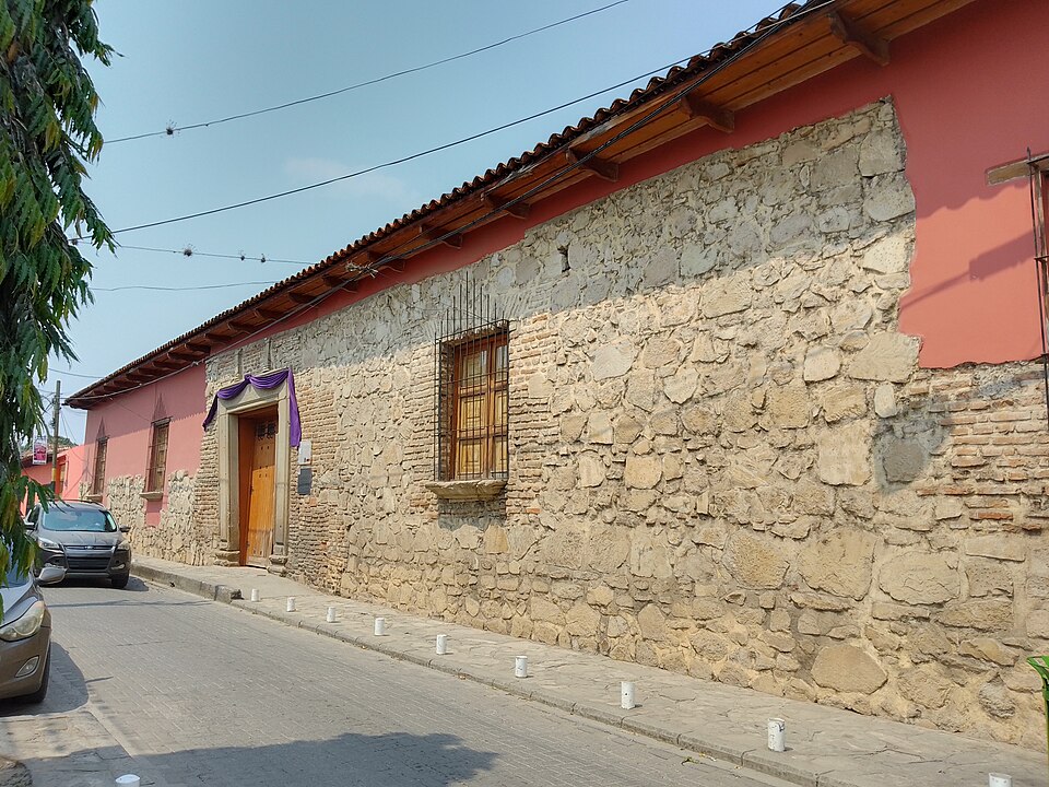 File:Caxa Real Building.jpg