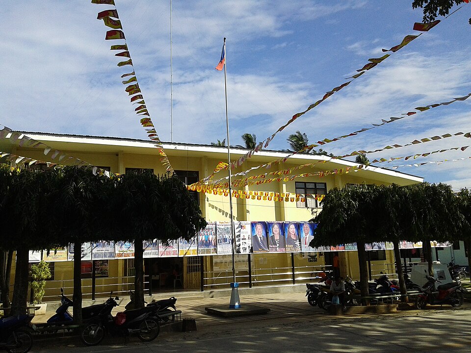 File:San Juan, Siquijor Town Hall.jpg