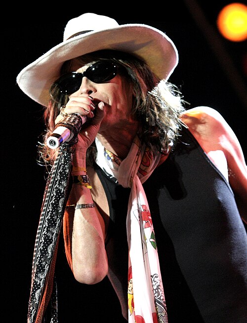 File:Steven Tyler performing.jpg