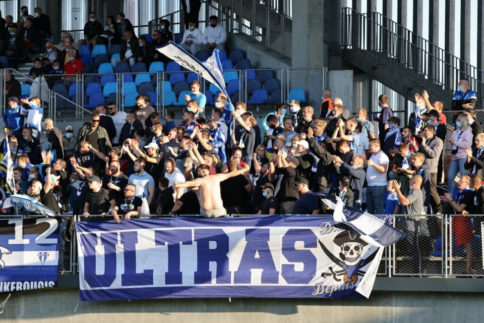 File:Ultrastribut.jpg