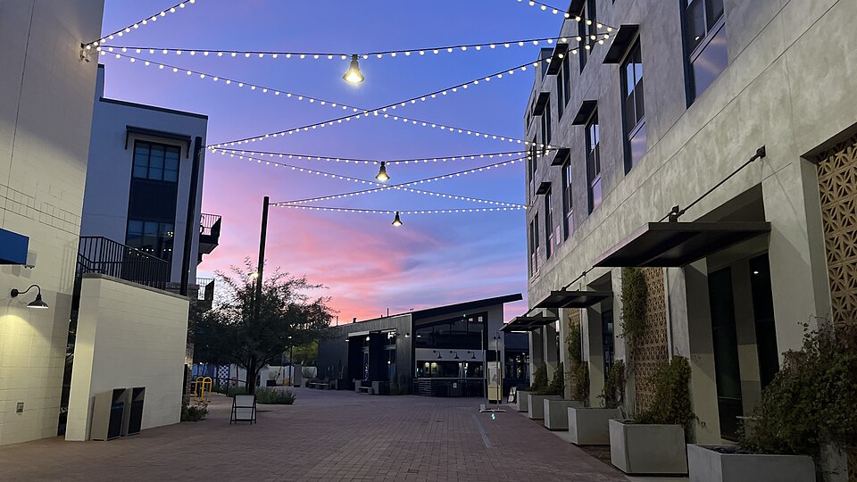 File:Walking through Culdesac Tempe at Twilight.jpg