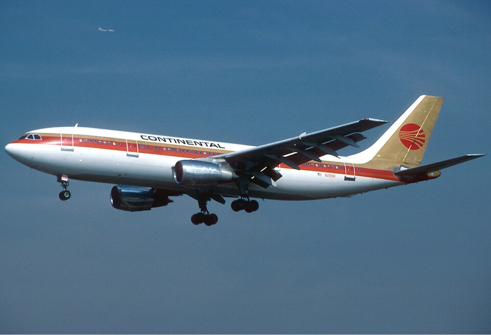 File:Continental Airlines Airbus A300 Durand.jpg