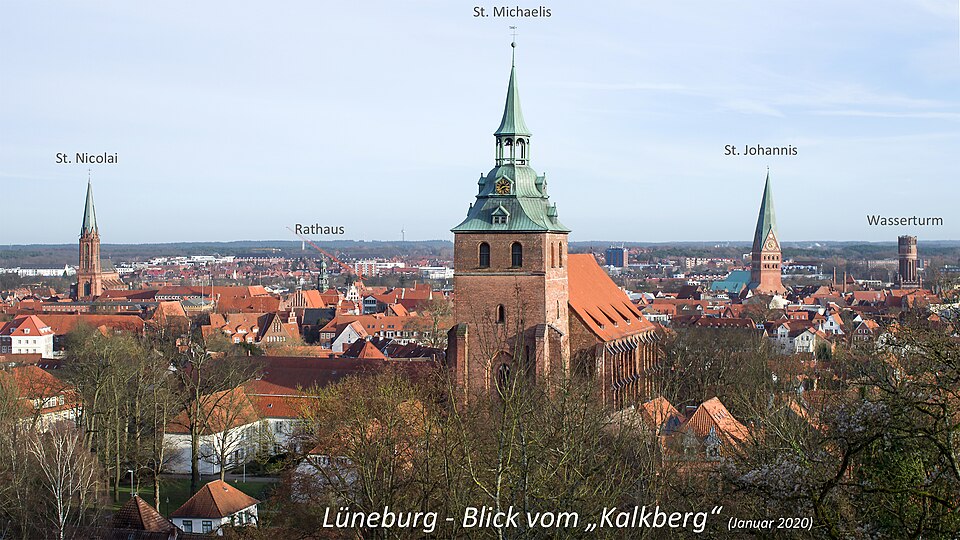 File:Lueneburg BlickVomKalkberg2020.jpg