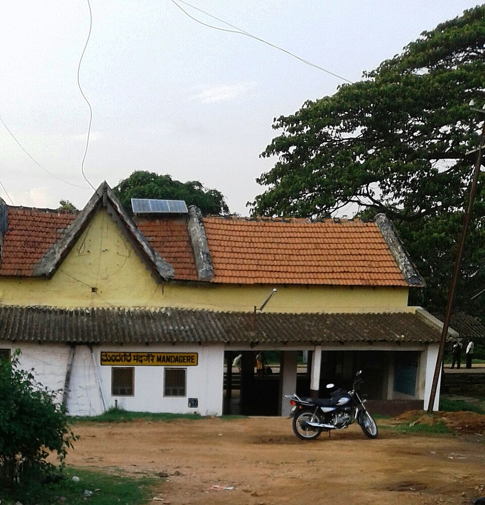 File:Mandagere Railway Station2.jpg