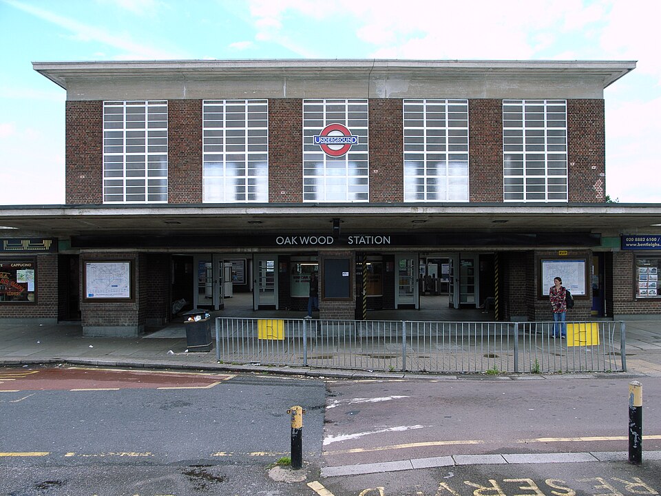 File:Oakwood tube station better.jpg